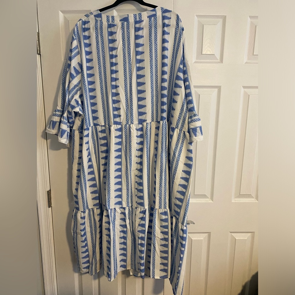 Blue and white dress - Picture 2 of 3